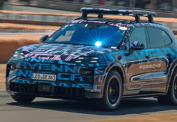 Odkryto interesujące szczegóły elektrycznego Porsche Cayenne