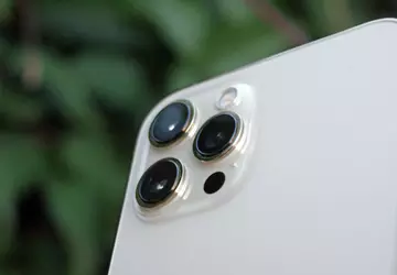 Apple doda aparat peryskopowy dopiero w ...