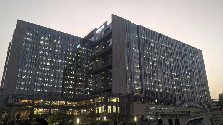 Amazon zwalnia setki pracowników w Europie: ...