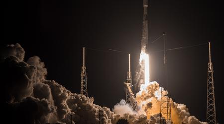 SpaceX w ciągu kilku godzin dokonał dwóch udanych startów Falcona 9. Rakiety wyniosły na orbitę kilkadziesiąt satelitów, w tym Starlink