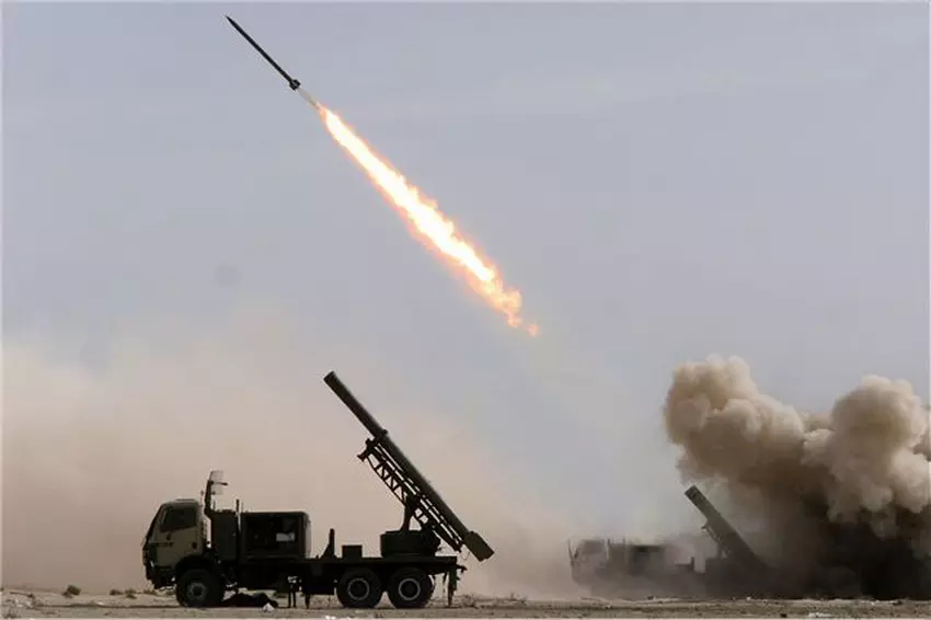 Iran demonstruje, że może zastąpić Zatokę Perską za pomocą Fajr-5 MLRS 