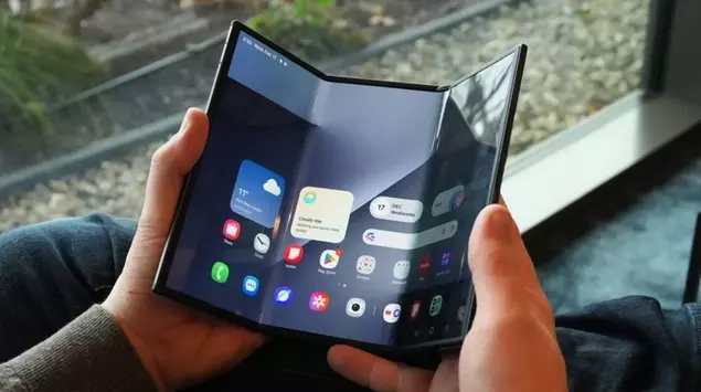 Samsung Galaxy TriFold powraca w 2027 ...