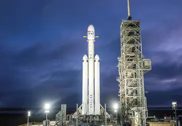 SpaceX otrzymało 155 milionów dolarów na ...