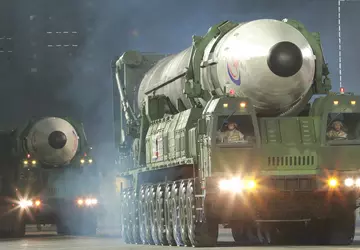 Kim Jong-un po udanym teście międzykontynentalnej ...