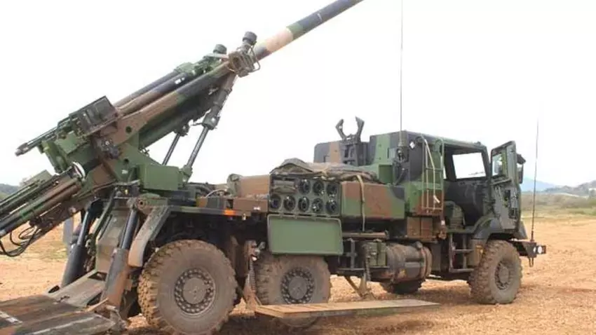 Francja przekaże Ukrainie 12 kolejnych karabinów Cezar