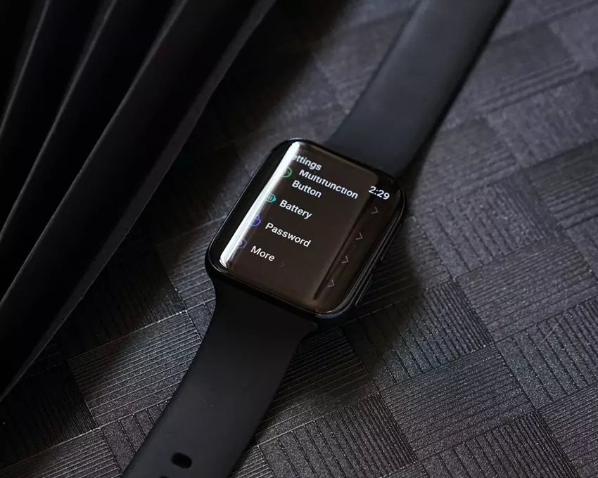 „Smart” zegarek OPPO Watch pokazano na zdjęciach „na żywo”