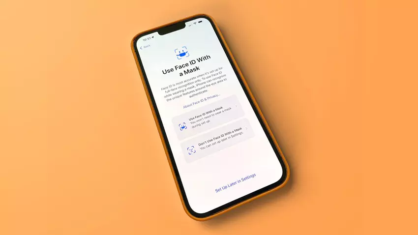 Apple dodaje w iOS 15.4 Beta możliwość odblokowywania iPhone'a za pomocą Face ID podczas noszenia maski