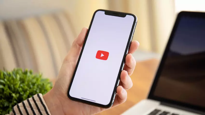 Aplikacja YouTube nie jest już dostępna na urządzeniach Apple z iOS 15 i starszymi — trzeba będzie korzystać z wersji internetowej
