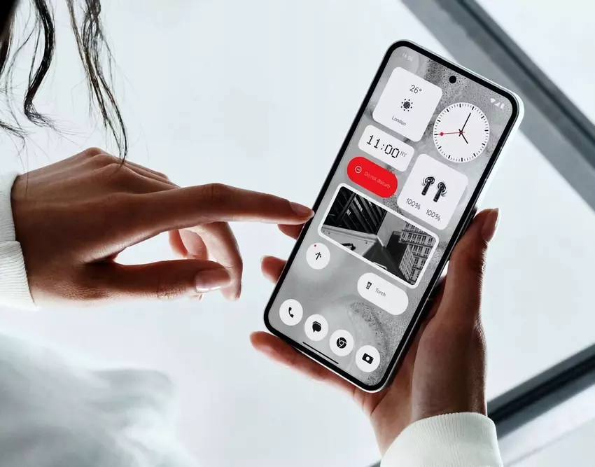 Nic nie pracuje nad dwoma nowymi smartfonami