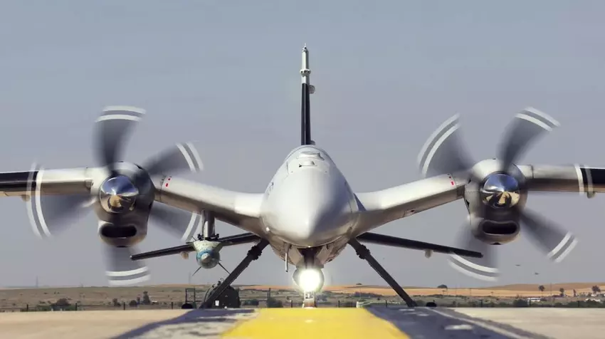 Drony Bayraktar Akinci otrzymają nowy turecki aktywny radar phased array przed myśliwcami F-16 Fighting Falcon