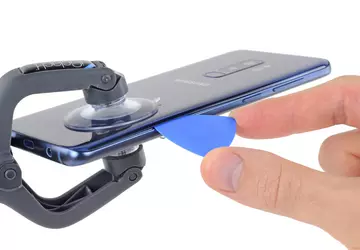 Samsung Galaxy S9 + pod skalpelem ...