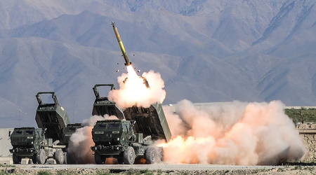 Lockheed Martin dostarczy armii amerykańskiej dodatkowe pociski GMLRS dla HIMARS o zasięgu do 80 kilometrów.