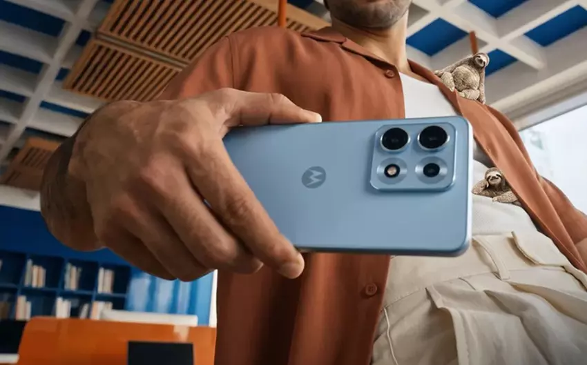 Motorola Edge 70 Max: przód i tył