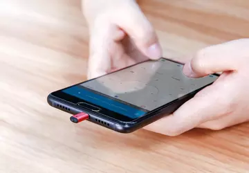 Pilot Baseus USB-C, który umożliwia sterowanie ...