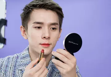 Chiński bloger sprzedaje towary o wartości ...