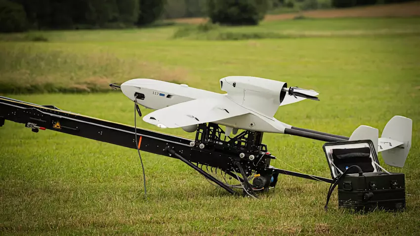 Niemcy przekazują Ukrainie samoloty LUNA NG, VECTOR, ciężarówki Mercedes-Benz Zetros i inną broń