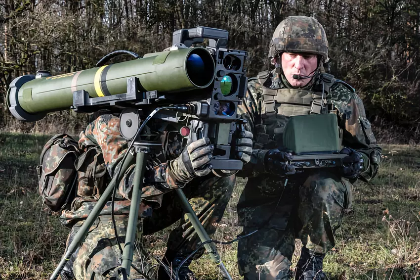 Kontrakt o wartości 143 000 000 euro: Włochy kupują izraelskie pojazdy APC Spike LR2