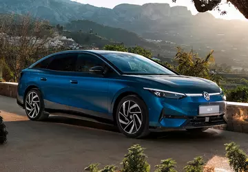 ID.7: elektryczny liftback premium Volkswagena z ...