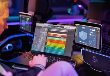 Mercedes-Benz przekształcił Maybacha w studio nagrań