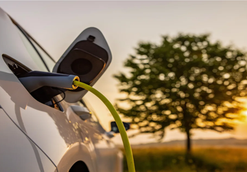 Wzrost sprzedaży samochodów elektrycznych pomimo wyzwań ...