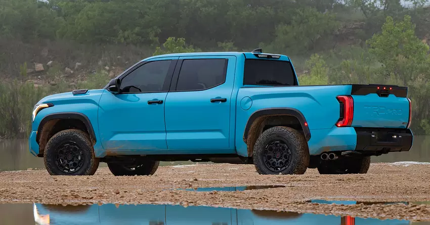 Toyota Tundra 2026 stała się bardziej wyrazista i nieco droższa