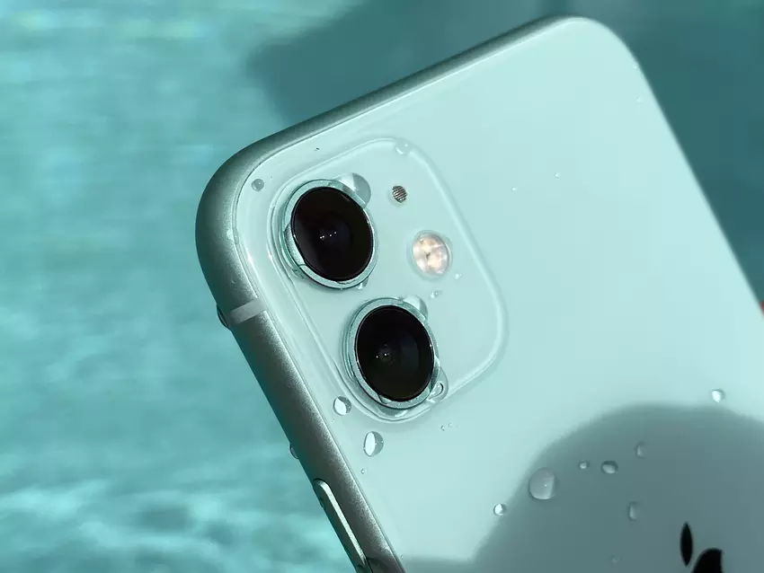 iPhone 11 przez tydzień siedział na dnie jeziora - i nadal działa