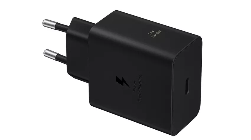 Samsung przyspiesza ładowanie flagowców: firma wypuściła swój pierwszy adapter zasilania o mocy 60 W 