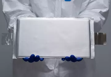 Stałe akumulatory elektrolitowe firmy Factorial Energy ...