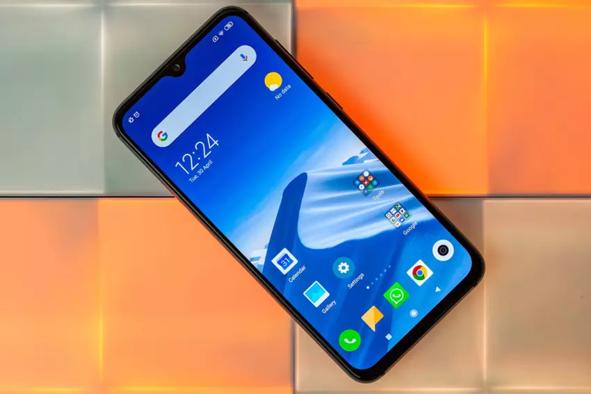 Xiaomi reklamuje Redmi 8: smartfon otrzyma obszerną baterię, port USB-C oraz kamerę z modułem Sony