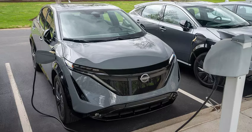 Nissan podobno anulował produkcję swojego kompaktowego elektrycznego crossovera w USA
