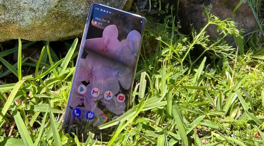 Prawdziwe zdjęcia Google Pixel 6 i Piexel 6 Pro na godziny przed zapowiedzią