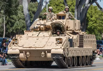 Aby zastąpić BMP-1 i M113: USA ...