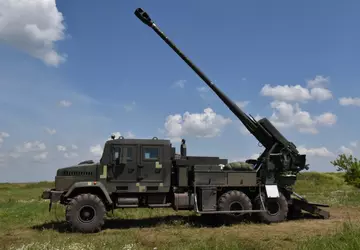 Ukraińska haubica „Bogdan” niszczy rosyjski sprzęt ...