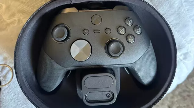 Gamer kupił prototyp Xbox Elite 3 ...