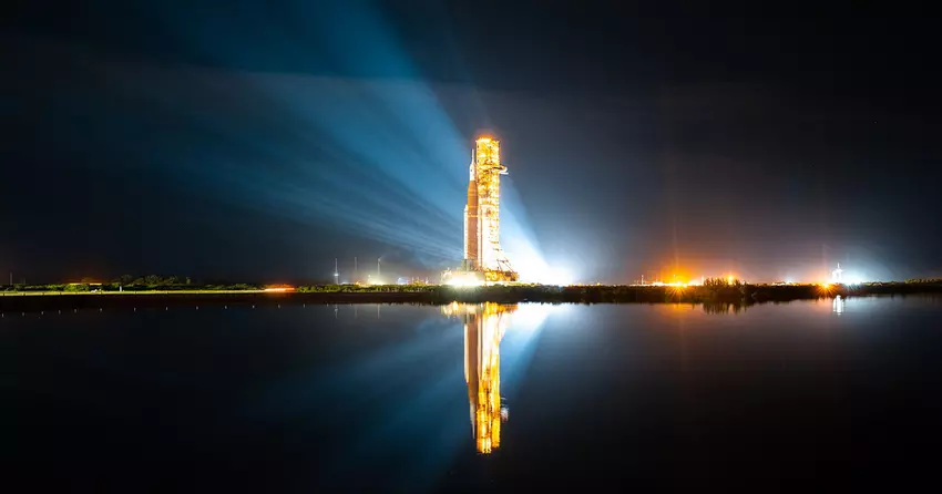 Wszechświat przeciwko lądowaniu na Księżycu - NASA ponownie przekłada start SLS z powodu burzy