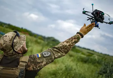 Pierwsza prywatna szkoła szkolenia operatorów dronów ...