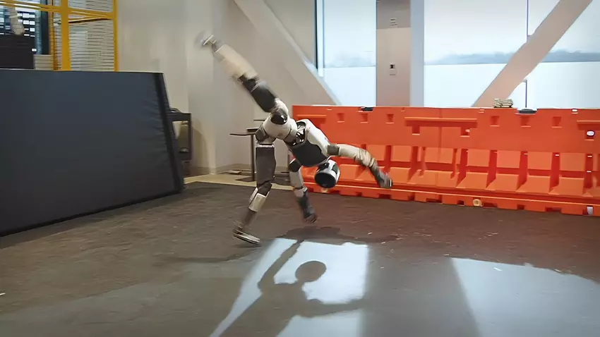 Robot, który tańczy breakdance: Boston Dynamics ujawnił niesamowite umiejętności akrobatyczne swojego robota Atlas