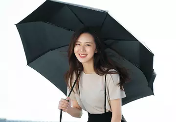 Xiaomi sprzedaje automatyczny parasol Pinlo Automatic ...