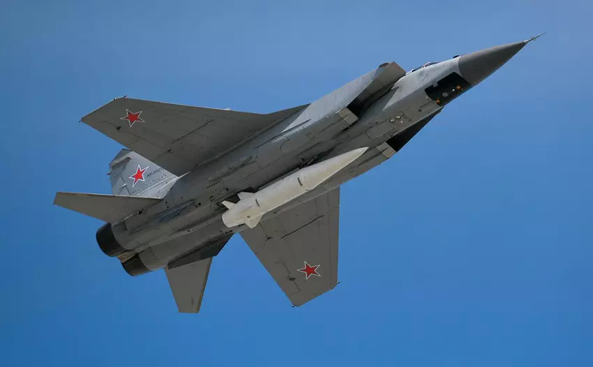 MiG-31K stracił swój pseudo-hipersoniczny pocisk rakietowy Kh-47M2 na terytorium Rosji, a miesiąc później został znaleziony przez kierowcę traktora wbitego w ziemię.