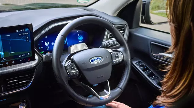 Zaktualizowany Ford Kuga uzyskał technologię autopilota ...