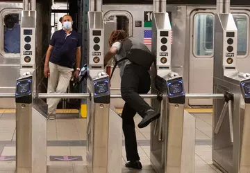 Nowojorskie metro wykorzystuje sztuczną inteligencję do ...