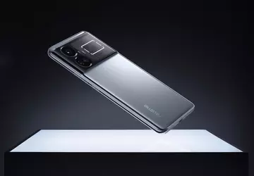 Realme GT 5 5G z wyświetlaczem ...