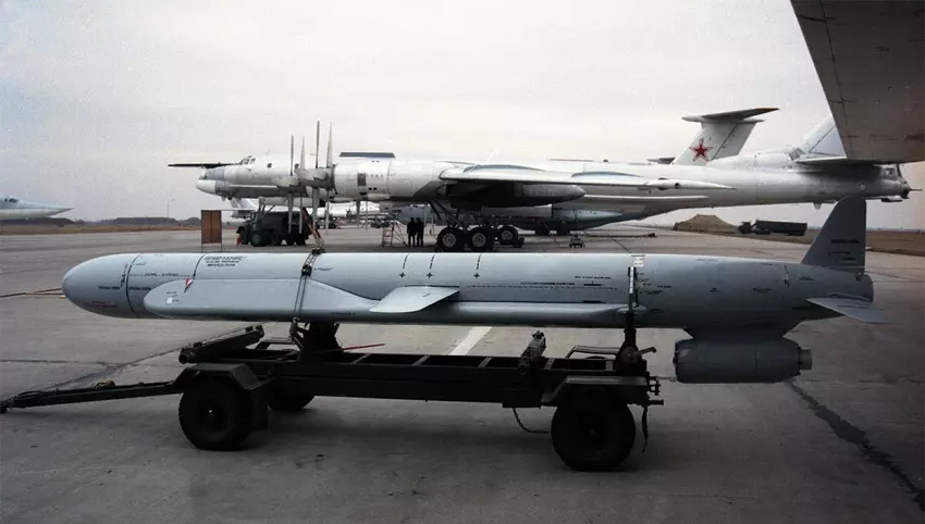 Polska oficjalnie potwierdza lądowanie rosyjskiej rakiety na swoim terytorium - przeleciała 450 km obok amerykańskich i polskich myśliwców