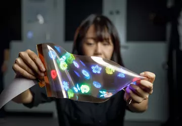 LG ujawniło wyświetlacz, który rozciąga się ...