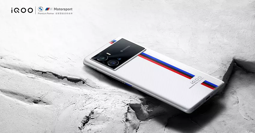 Snapdragon 8 Gen2, podwójne aparaty 50 MP, ładowanie 200W i wyświetlacz LTPO 120Hz - specyfikacja iQOO 11 Pro ujawniona.