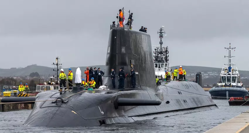 Oficjalne dokumenty znalezione w toalecie brytyjskiego pubu na temat wartego 1,63 mld dolarów okrętu podwodnego o napędzie atomowym HMS Anson należącego do Royal Navy