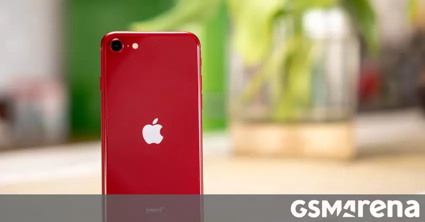 Apple podobno zmniejsza produkcję iPhone’a SE o 20%