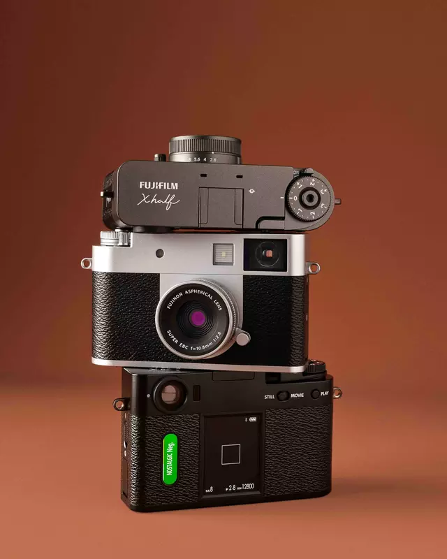 Trzy warianty designu aparatu X half. Ilustracja: Fujifilm