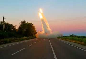 Ukraińscy hakerzy, używając fałszywych kont atrakcyjnych ...