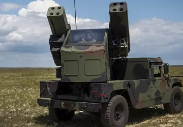 AN/TWQ-1 Avenger SAM, TOW APC i ...